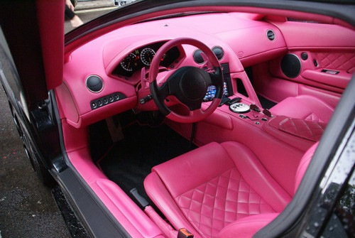 banco rosa carro