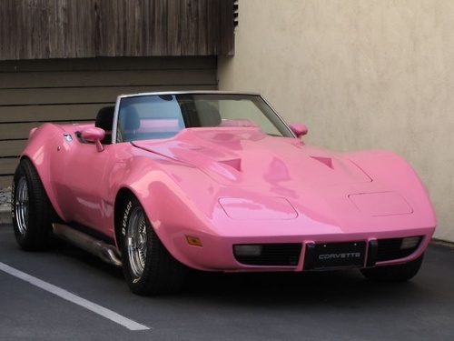 carro rosa claro